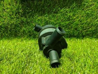 Помпа водяная AUDI A4 8K2 CAEB 06H965561 3 ракурс Помпа водяная AUDI A4 8K2 CAEB 06H965561 3 ракурс