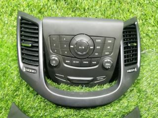Блок управления климат-контролем CHEVROLET ORLANDO J309 Z20D1 95020071 2 ракурс