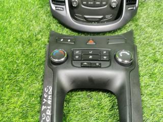 Блок управления климат-контролем CHEVROLET ORLANDO J309 Z20D1 95020071 3 ракурс