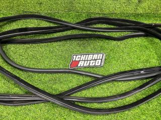 Уплотнитель двери комплект JAGUAR XF 2011