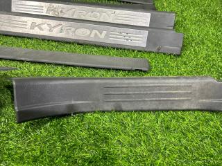 Накладка на порог SSANGYONG KYRON DJ D20DT 77301-09000 2 ракурс Накладка на порог SSANGYONG KYRON DJ D20DT 77301-09000 2 ракурс
