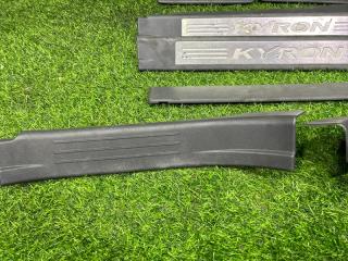 Накладка на порог SSANGYONG KYRON DJ D20DT 77301-09000 5 ракурс Накладка на порог SSANGYONG KYRON DJ D20DT 77301-09000 5 ракурс