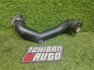 Патрубок интеркулера BMW 7-SERIES F01 N54B30A 13717582314 2 ракурс