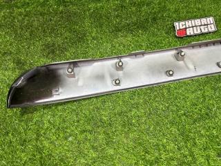 Накладка 5-й двери NISSAN CUBE BNZ11 908103U001 3 ракурс