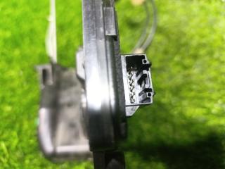 Замок двери правый передний MAZDA VERISA DC5R D461-58-310 2 ракурс