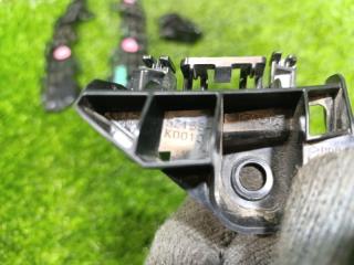 Крепление бампера заднее TOYOTA YARIS MXPA15 52576K0010 4 ракурс