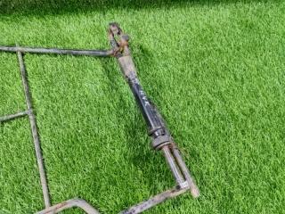 Крепеж запаски MITSUBISHI RVR N21W MB531233 4 ракурс Крепеж запаски MITSUBISHI RVR N21W MB531233 4 ракурс