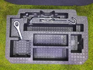 Пол багажника пластик TOYOTA PASSO M710A 58411-B1010-B0 2 ракурс