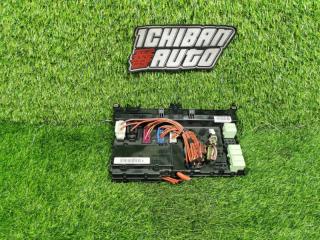 Блок предохранителей BMW X5 E53 M54B30 61138384527 3 ракурс
