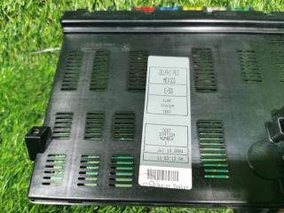 Блок предохранителей BMW X5 E53 M54B30 61138384527 5 ракурс