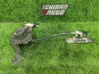 Крепеж запаски HYUNDAI GRAND STAREX TQ D4CB 628004H000 4 ракурс Крепеж запаски HYUNDAI GRAND STAREX TQ D4CB 628004H000 4 ракурс