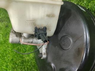 Главный тормозной цилиндр KIA K7 VG G6EA 585103R100 2 ракурс