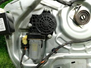 Стеклоподъемник левый передний HYUNDAI TUCSON JM D4EA 824052E000 2 ракурс