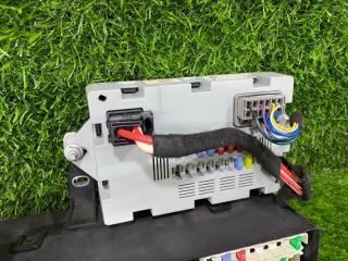 Блок предохранителей JAGUAR XE X760 204DTD C2D23644 3 ракурс