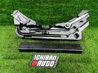 Запчасть ящик для инструментов JAGUAR XE 2016