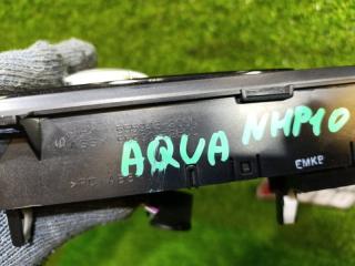Блок управления климат-контролем TOYOTA AQUA NHP10 1NZ-FXE 55900-52800 4 ракурс