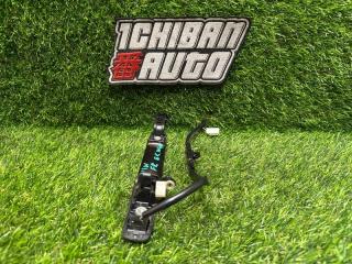 Ручка двери передняя правая EK WAGON B11W