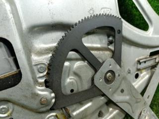 Стеклоподъемник левый передний KIA SPORTAGE KM D4EA 824011F020 5 ракурс