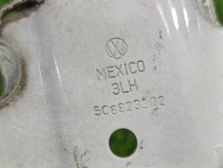 Петля капота VOLKSWAGEN JETTA 162 CAYC 5C6823302 4 ракурс Петля капота VOLKSWAGEN JETTA 162 CAYC 5C6823302 4 ракурс