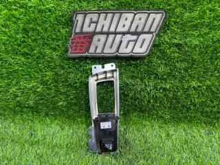 Кнопка стояночного тормоза BMW X3 F25 N47D20C