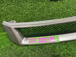Решетка радиатора TOYOTA VOXY AZR65G 08423-28240 4 ракурс