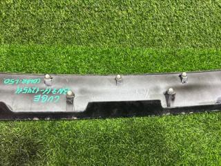 Накладка 5-й двери NISSAN CUBE BNZ11 908103U001 3 ракурс