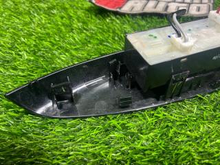 Блок упр. стеклоподьемниками передний правый EK B11W