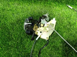 Замок багажника задний HONDA STEPWGN RF4 74801S7SN01 4 ракурс