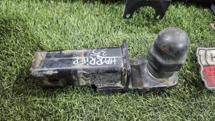 Фаркоп TOYOTA HARRIER ACU35W 3 ракурс Фаркоп TOYOTA HARRIER ACU35W 3 ракурс