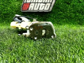 Замок двери левый задний TOYOTA VITZ SCP10 69340-52160 5 ракурс