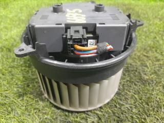 Мотор печки AUDI A6 4G2 CNHA 4H820021B 3 ракурс Мотор печки AUDI A6 4G2 CNHA 4H820021B 3 ракурс