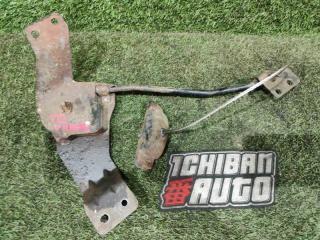Крепеж запаски HYUNDAI GRAND STAREX TQ D4CB 628004H000 1 ракурс Крепеж запаски HYUNDAI GRAND STAREX TQ D4CB 628004H000 1 ракурс