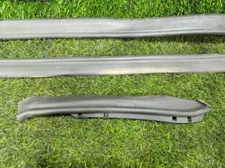 Уплотнительная резинка капота передняя BMW 2-Series Active Tourer F45 B47C20A 51767300515 4 ракурс Уплотнительная резинка капота передняя BMW 2-Series Active Tourer F45 B47C20A 51767300515 4 ракурс