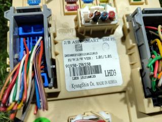 Блок предохранителей HYUNDAI SANTA FE DM D4HA 919502W550 2 ракурс