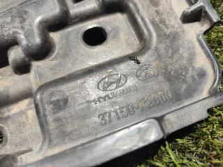 Крепление аккумулятора HYUNDAI AVANTE AD D4FB 37150F2000 3 ракурс