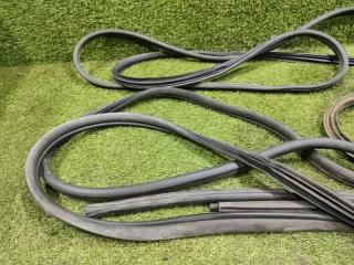 Уплотнение двери HYUNDAI GRAND STAREX TQ D4CB 821104H000 2 ракурс Уплотнение двери HYUNDAI GRAND STAREX TQ D4CB 821104H000 2 ракурс