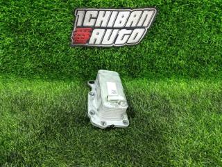 Радиатор масляный JAGUAR XE X760 204DTD JDE38250 2 ракурс