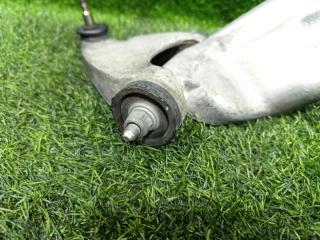 Рычаг верхний передний правый 156 932