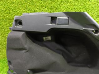 Обшивка багажника правая задняя TOYOTA COROLLA ZWE215 6473012530 4 ракурс