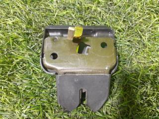 Замок багажника NISSAN SUNNY FNB15 84630-59C02 3 ракурс