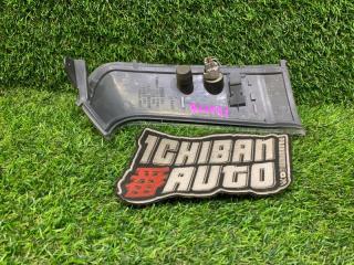 Габарит правый передний TOYOTA HIACE REGIUS RCH41 8173026010 5 ракурс