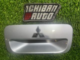 Запчасть накладка 5-й двери MITSUBISHI DION