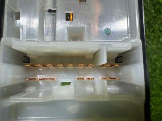 Блок упр. стеклоподьемниками передний правый EK SPACE B11A