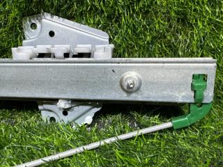 Стеклоподъемник правый передний SUZUKI EVERY DA64V 8340168H10 3 ракурс