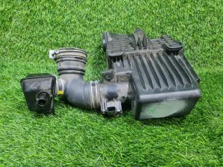 Корпус воздушного фильтра TOYOTA COROLLA ZWE215 2ZR-FXE 17700-37410 4 ракурс Корпус воздушного фильтра TOYOTA COROLLA ZWE215 2ZR-FXE 17700-37410 4 ракурс