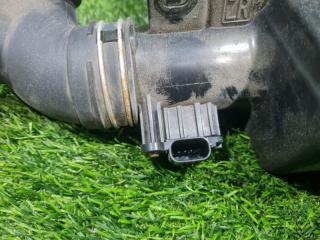 Корпус воздушного фильтра TOYOTA COROLLA ZWE215 2ZR-FXE 17700-37410 5 ракурс Корпус воздушного фильтра TOYOTA COROLLA ZWE215 2ZR-FXE 17700-37410 5 ракурс