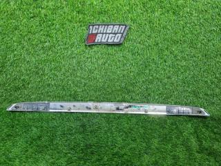 Накладка 5-й двери задняя SUZUKI ALTO HA36S 83940-74P00 3 ракурс