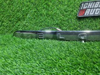 Накладка 5-й двери задняя NISSAN ELGRAND E52 908101JB0A 2 ракурс