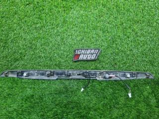 Накладка 5-й двери задняя NISSAN ELGRAND E52 908101JB0A 5 ракурс