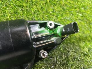 Крепление масляного фильтра AUDI A6 4F2 BDW 06E115405K 3 ракурс